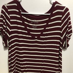 American Eagle maroon and white soft and sexy tee